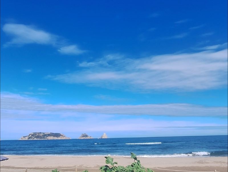 Un día Soleado en una de las playas de l'Escala